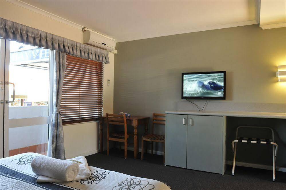 Bayview Hotel Уой Уой Екстериор снимка