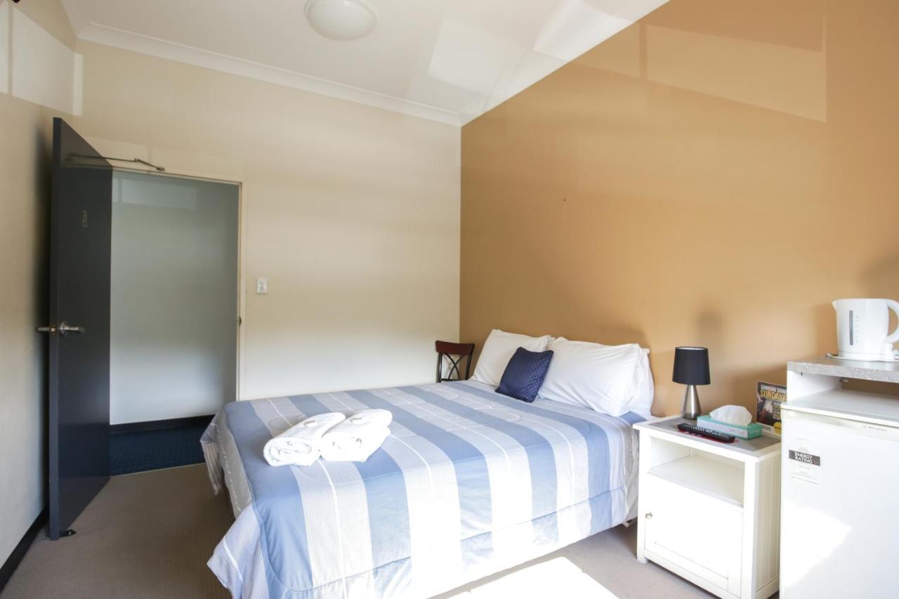 Bayview Hotel Уой Уой Екстериор снимка